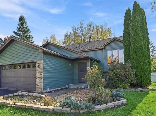 6701 13th Street Cir N, Oakdale, MN 55128