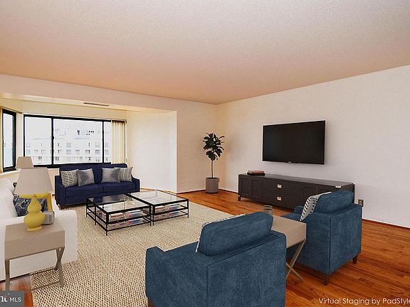 5th image of 900 N Stafford St APT 2328