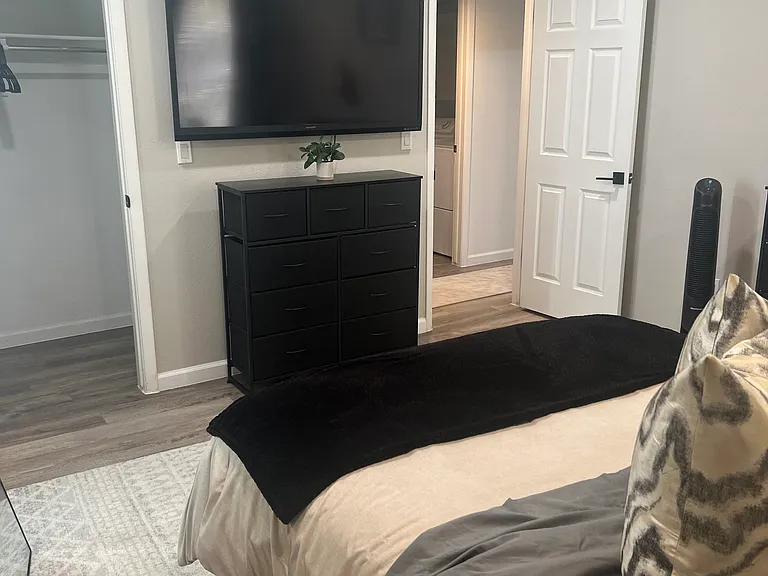 E Temple Dr — Photo 15
