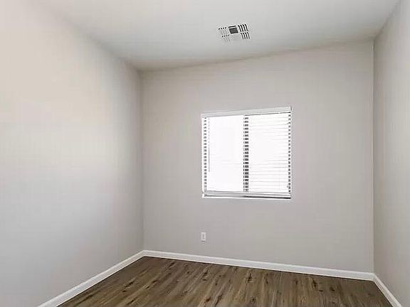 5th image of 1166 W Vineyard Plains Dr
