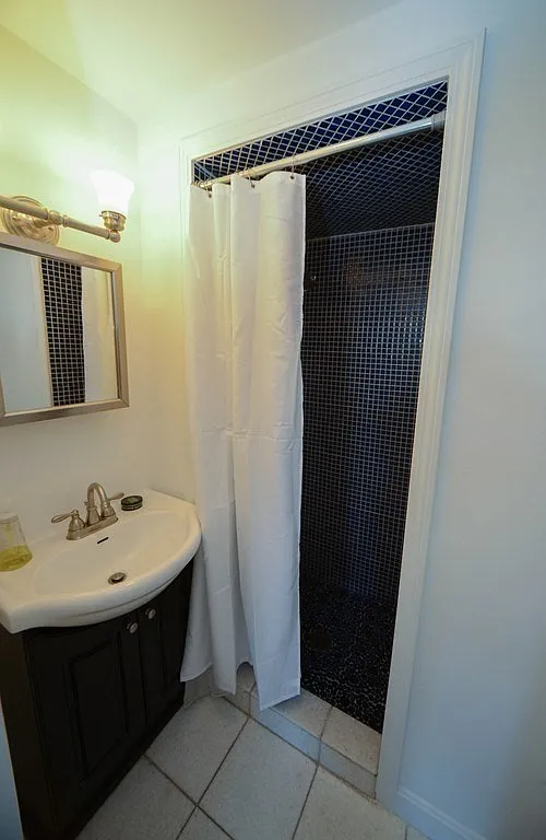 2 bed, 937 sqft, $4,900 — Photo 2