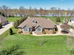 1498 Bittersweet Dr, Saint Anne, IL 60964