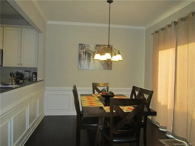 15634 Canmore St — Photo 10