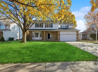 1207 56th St, West Des Moines, IA 50266