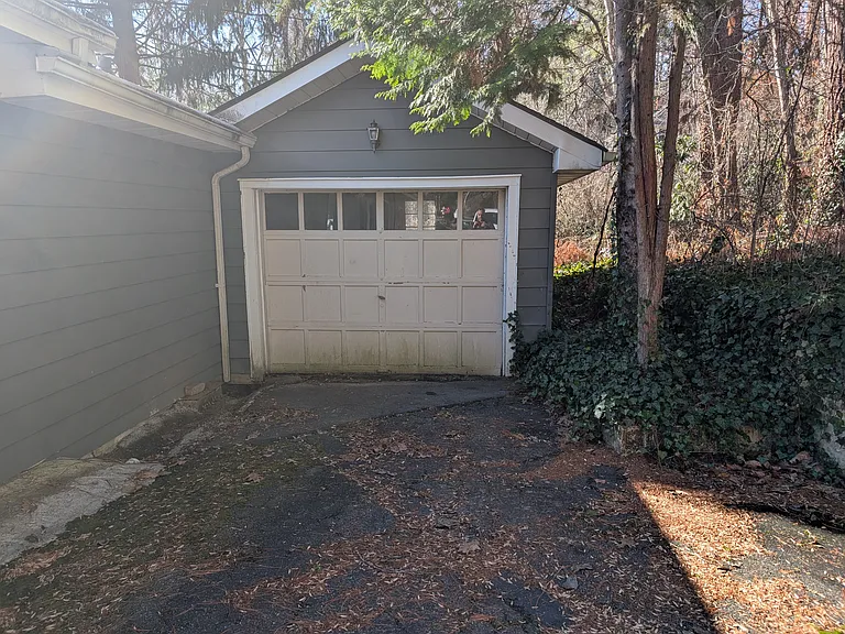 115 Lake Dr — Photo 21