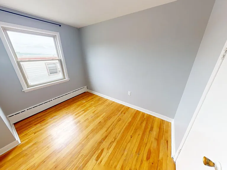 3699 Windsor St #6 — Photo 6