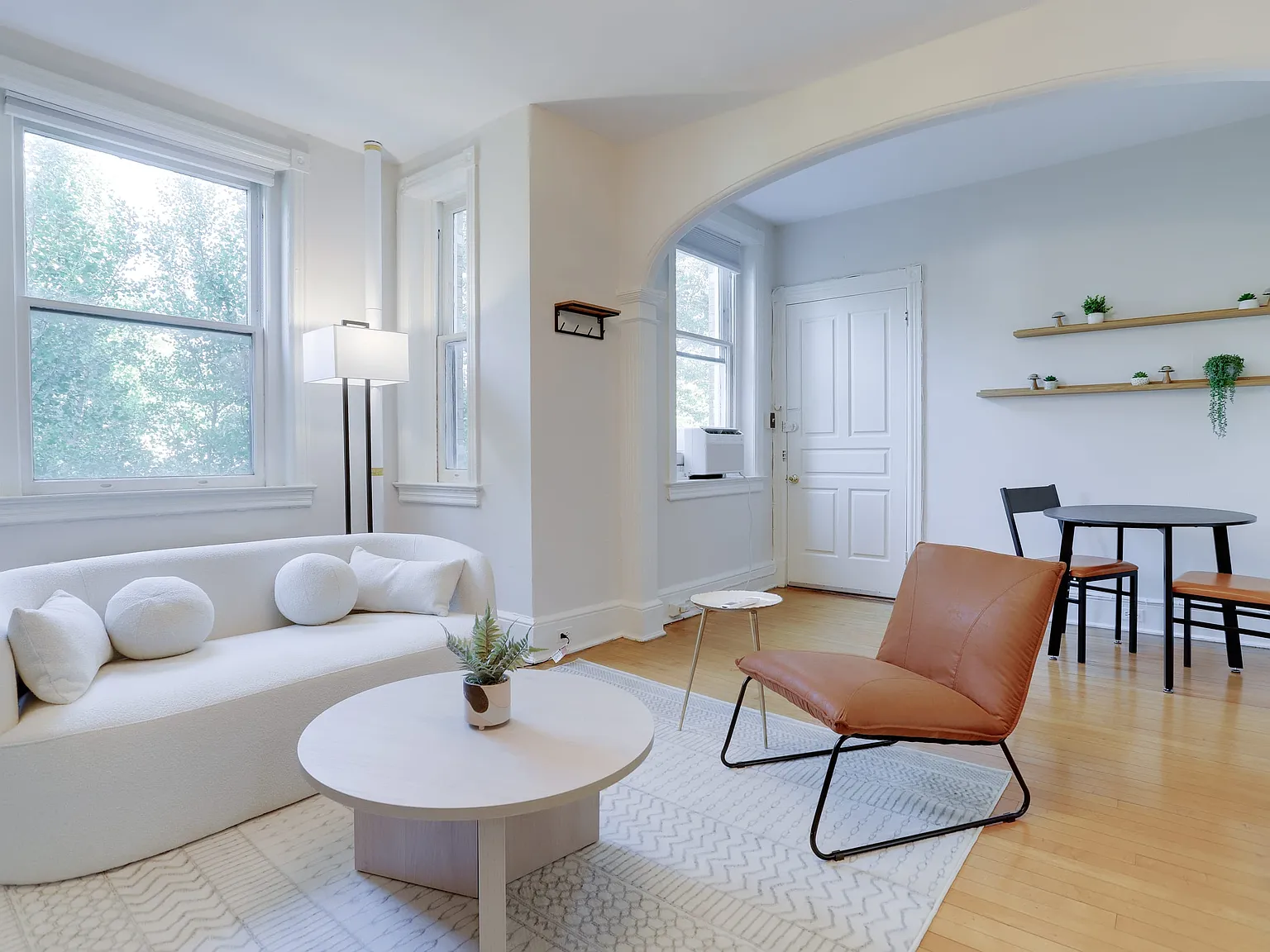 1 bed, 750 sqft, $4,200 — Photo 2