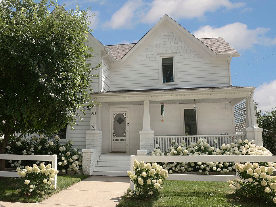 1st image of 534 2nd Ave