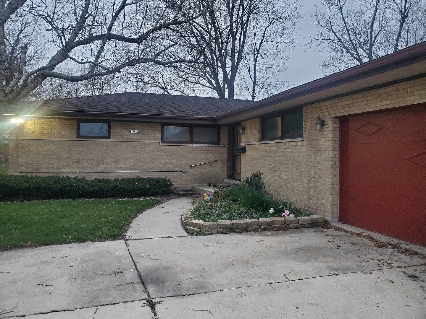 15226 Waterman Ct photo 1