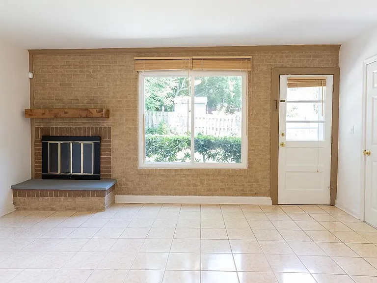 E Parkhill Dr — Photo 27