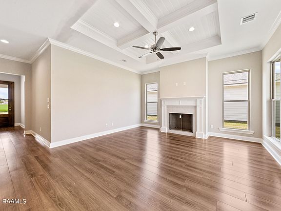 4th image of 200 Earls Ct