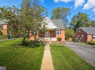 6812 Chestnut Ave, Falls Church, VA 22042