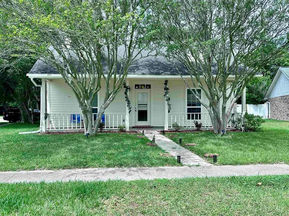 768 Fountain View Dr, Baton Rouge, LA 70820