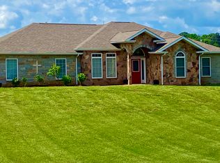325 Oak Vista Dr, Dandridge, TN 37725