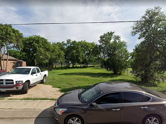 5th image of 244 Lawton St