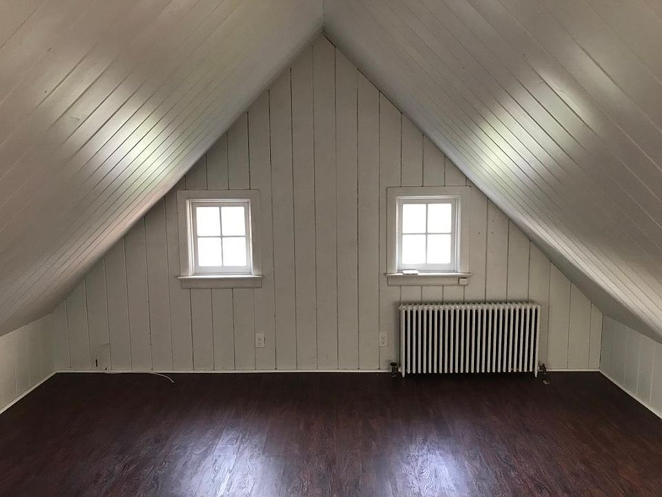 1st image of 981 2nd St