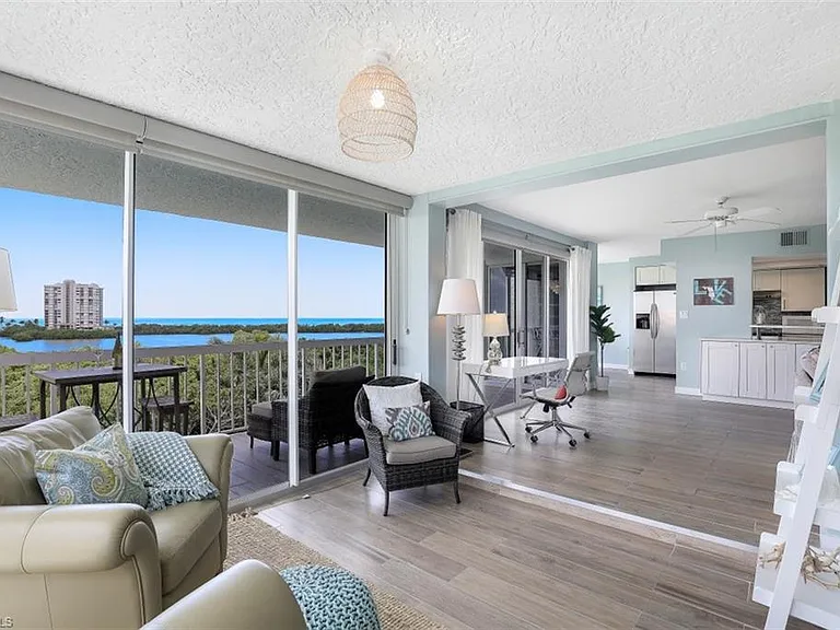 5501 Heron Point Dr #501 — Photo 9