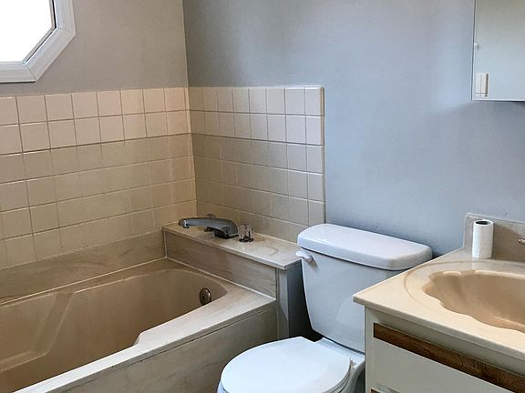 2nd bathroom 