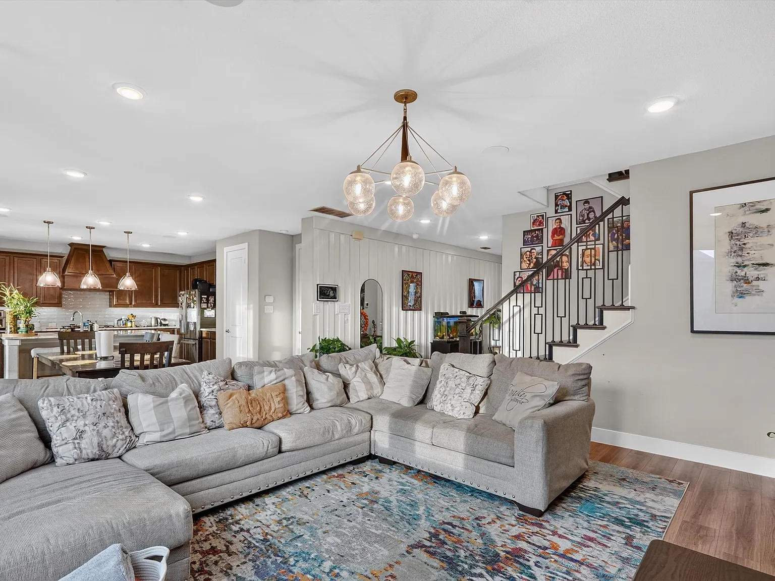 4 bed, 2545 sqft, $3,000 — Photo 3