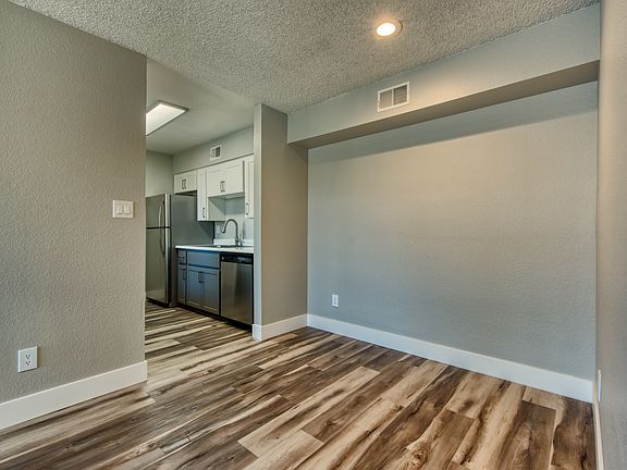 5th image of 6152 W Oakland St APT 137