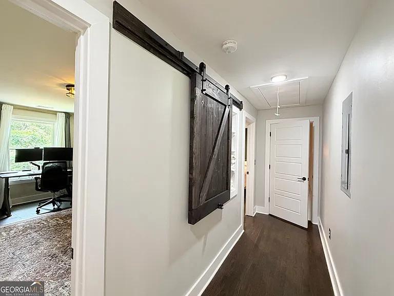 1311 Douglas St SW — Photo 18