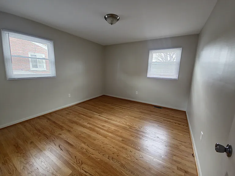 28919 Hughes St — Photo 12