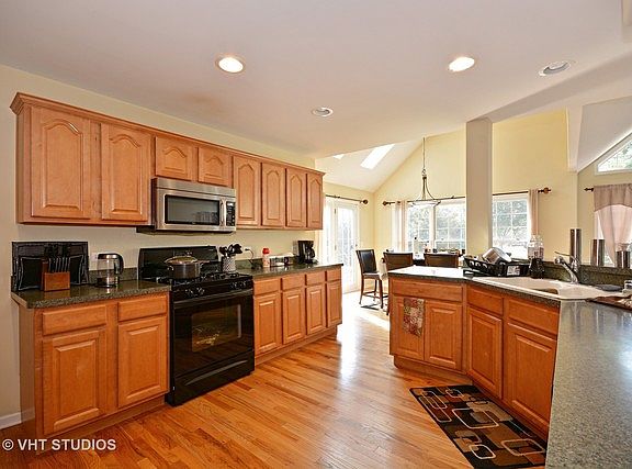 3rd image of 434 Mallard Point Dr