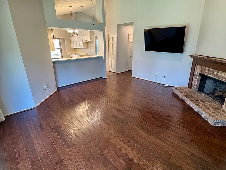 4415 Seville Ln — Photo 5
