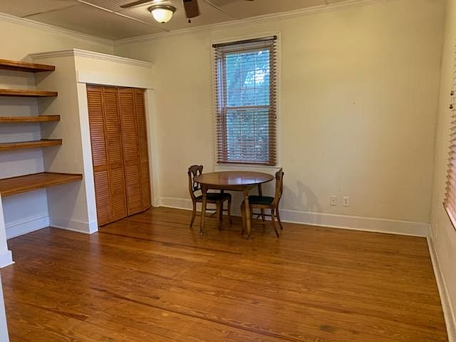 Living/Bedroom (View 2)