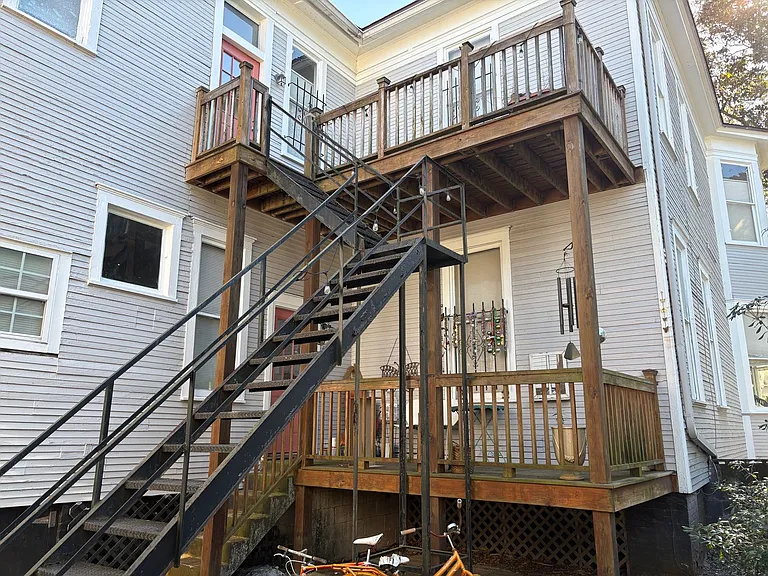 836 E Henry St #C — Photo 23