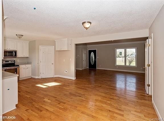 3rd image of 5315 Fawn Ct