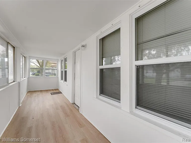 24646 Tuscany Ave — Photo 2