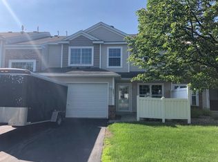 2831 Coach Ln, Chanhassen, MN 55317