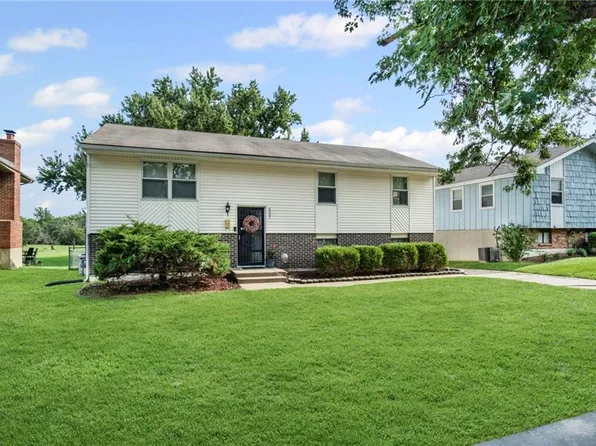 6007 E 140th St, Grandview, MO 64030
