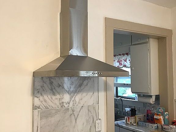 3rd image of 614 W Lovell St #2