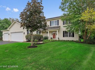 1426 Roxbury Ln, Wauconda, IL 60084