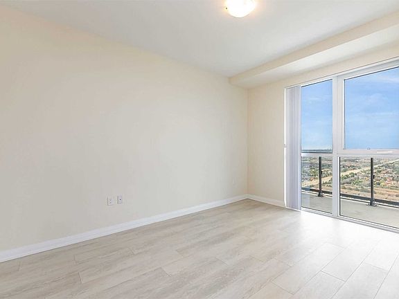 4th image of 35 Watergarden Dr #3316
