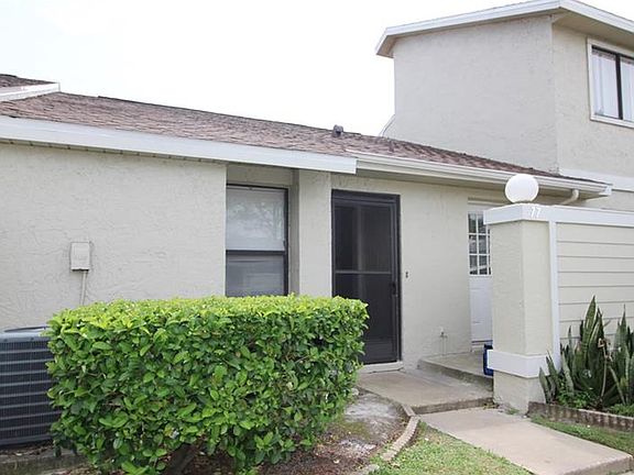2nd image of 77 Pine Island Cir