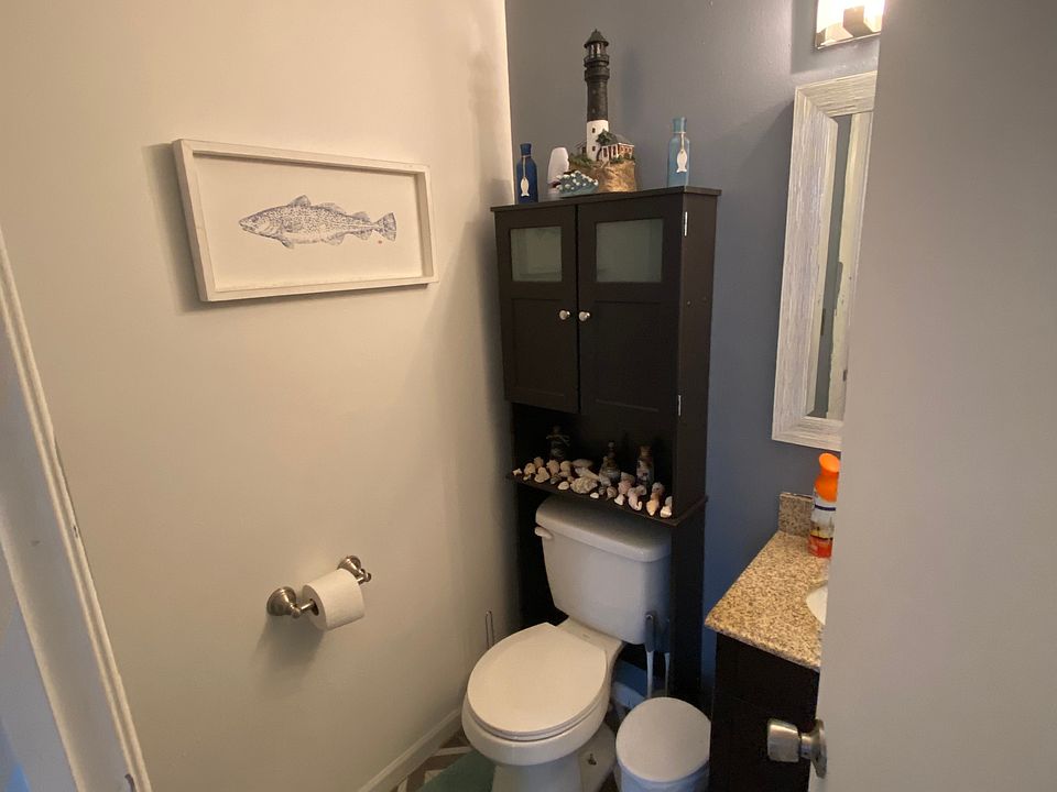 1/2 bathroom downstairs