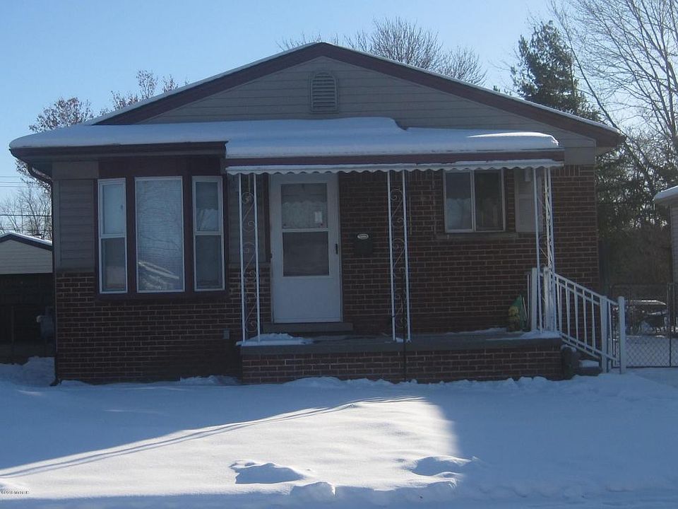 1st image of 20627 Emmett St