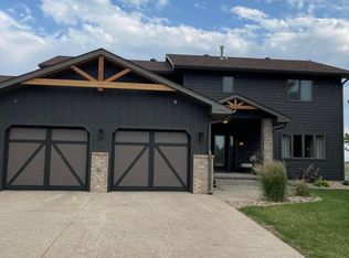 412 20th Ave NW, Watertown, SD 57201