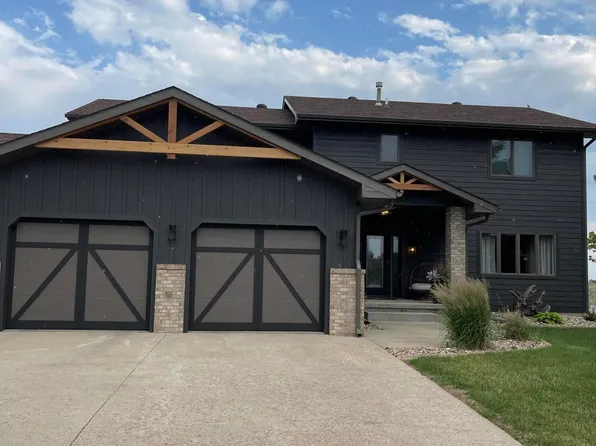 412 20th Ave NW, Watertown, SD 57201