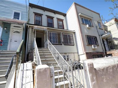 1331 Chisholm Street, Bronx, NY, 10459