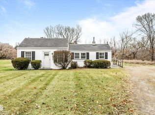 4546 Meadowlawn Dr, Fort Gratiot, MI