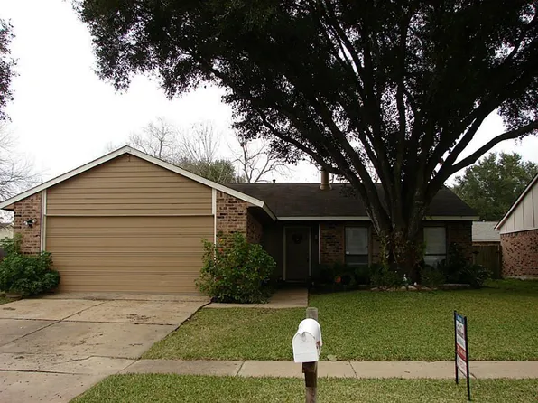 6839 Tara Dr, Richmond, TX 77469