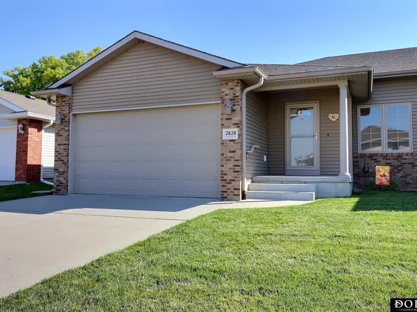 2828 N Laverna St, Fremont, NE 68025