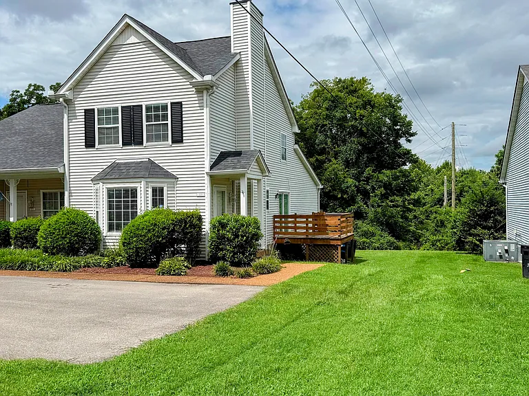 1221 Carriage Park Dr — Photo 29
