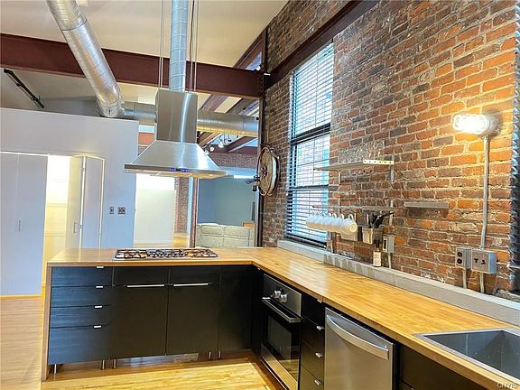 4th image of 412 Main St Unit 202