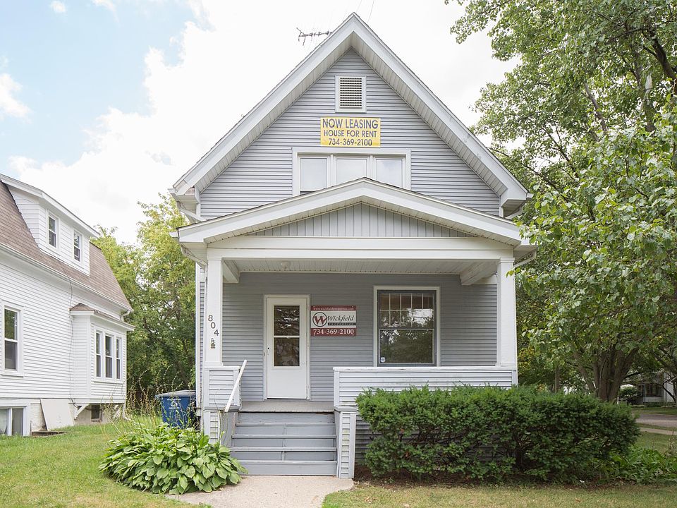 1st image of 804 Dewey Ave