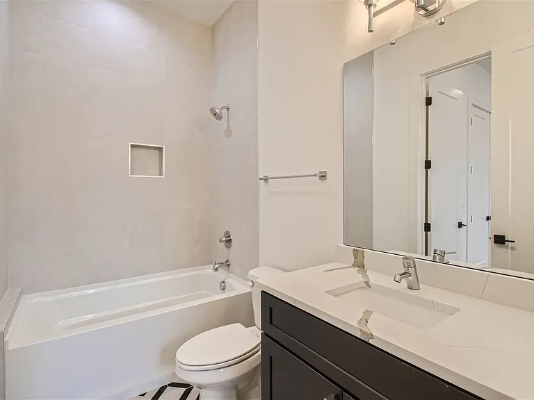 408 Serenity Ln — Photo 17